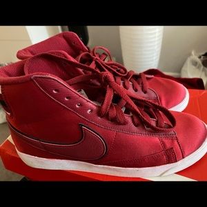 Nike, Size 8